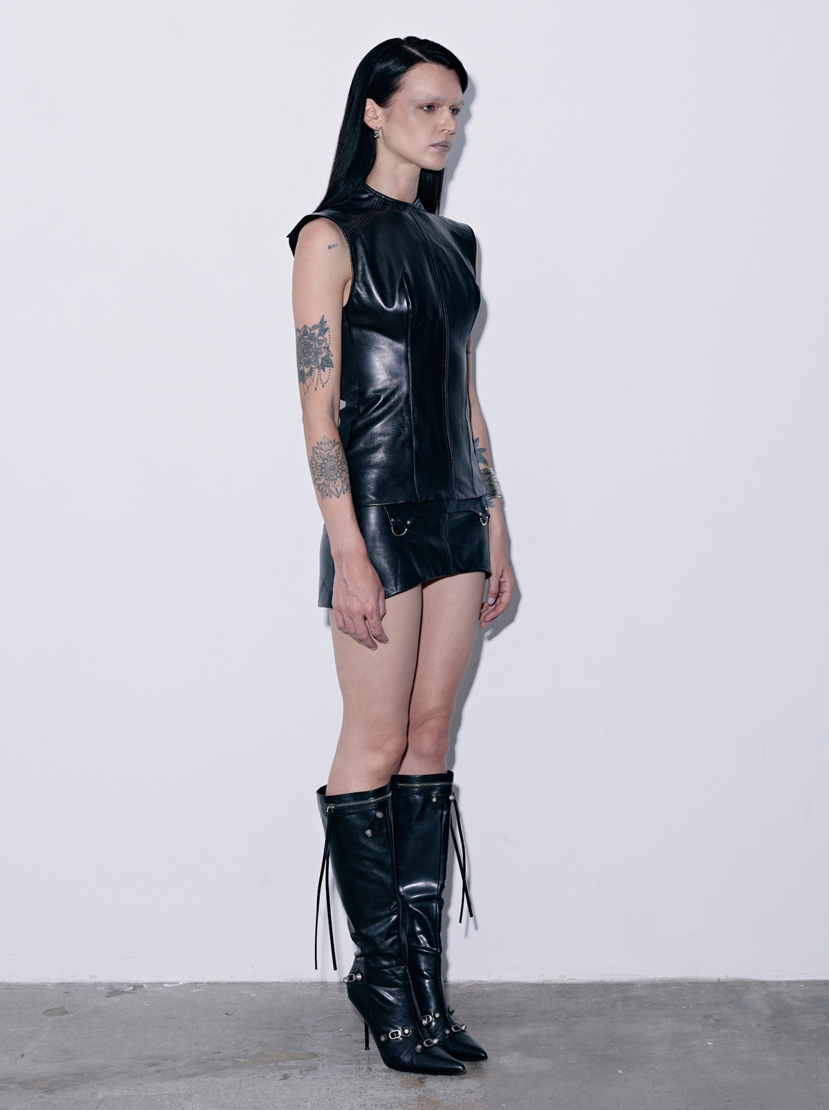 FITTED LEATHER TOP
